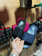 Pack 2  claquettes louboutin + van cleef gratuite ✅