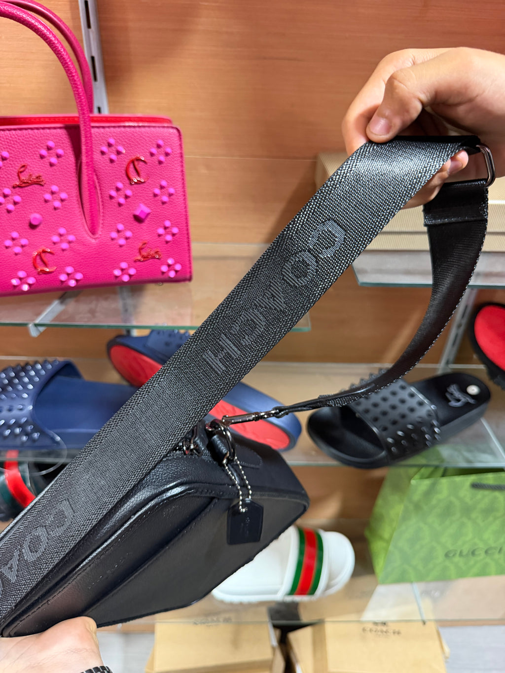 Coach bag ( Coach Tech Case in Signature Canvas )